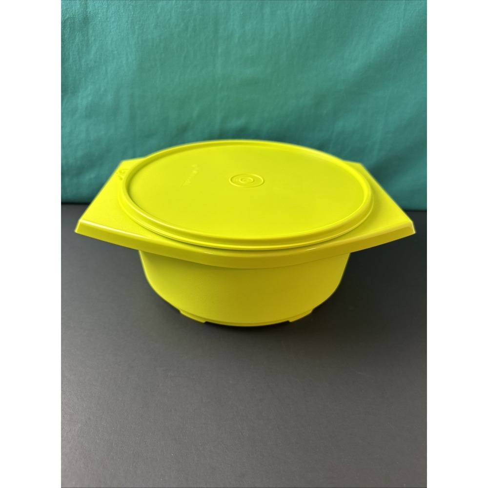 Tupperware Tortilla Keeper Margarita Green Color 12 cup new Sale New